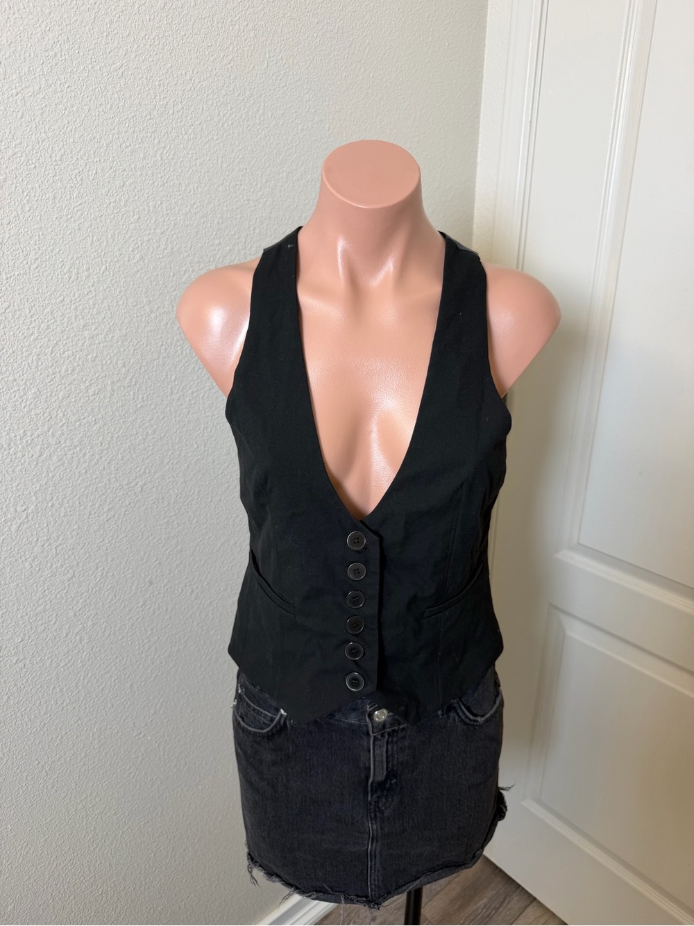 New York & Company Black Sleeveless Button-Front Vest Sz 2